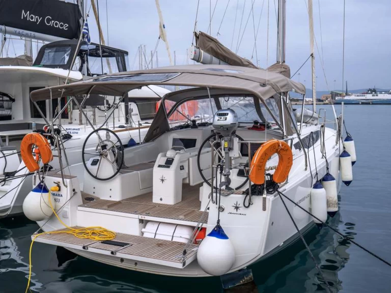 Jeanneau Sun Odyssey 410 da affittare a  Lávrio
