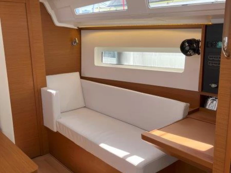 Noleggio barche Lávrio economico Sun Odyssey 380