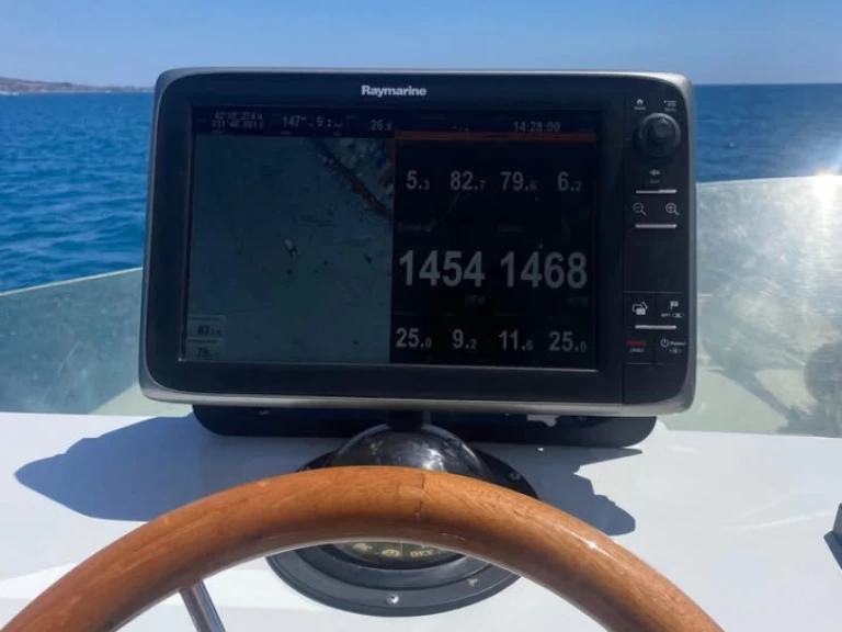 Barca a motore a noleggio a Porto Riva di Traiano al miglior prezzo