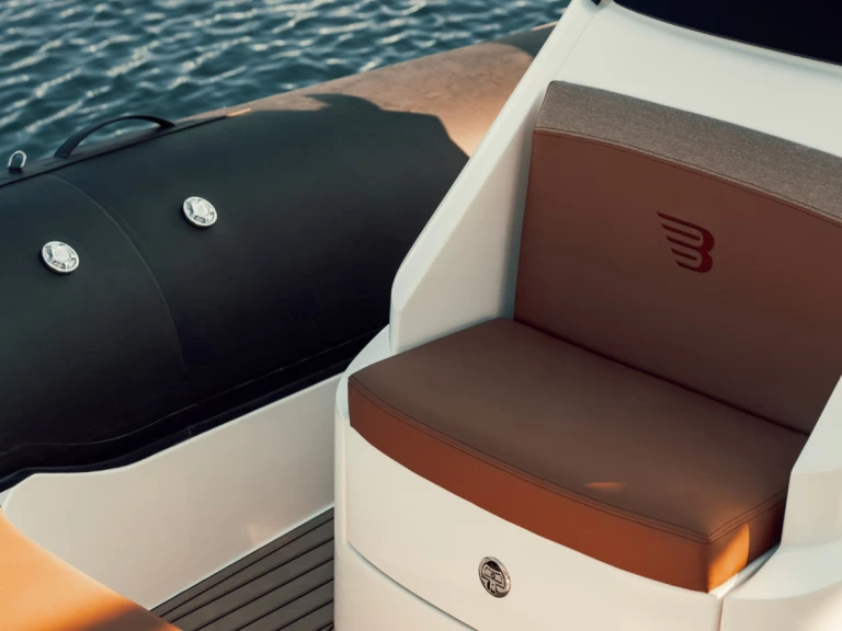 Noleggio Barca a motore BREVA con patente nautica