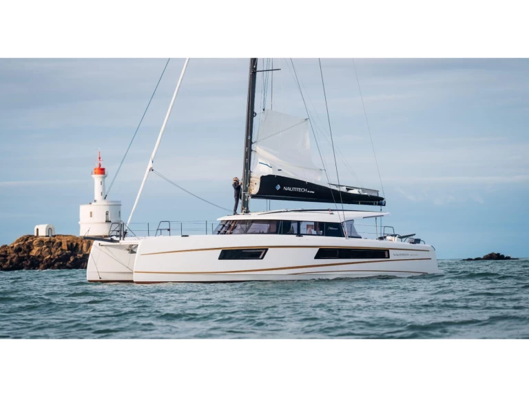 Noleggio barche Nautitech Nautitech 48 Open a Lávrio su Samboat