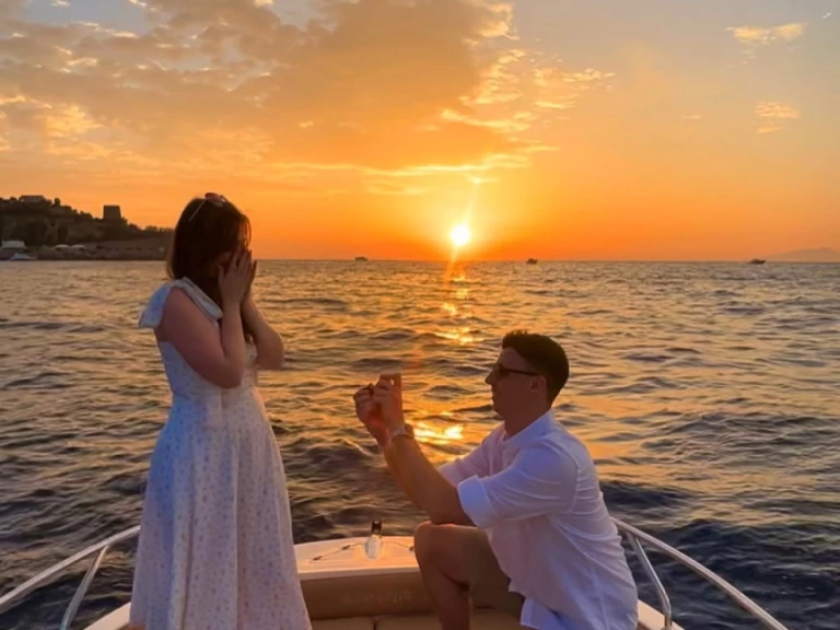 Noleggio Barca a motore a Sorrento – Barqa Barqa Q20