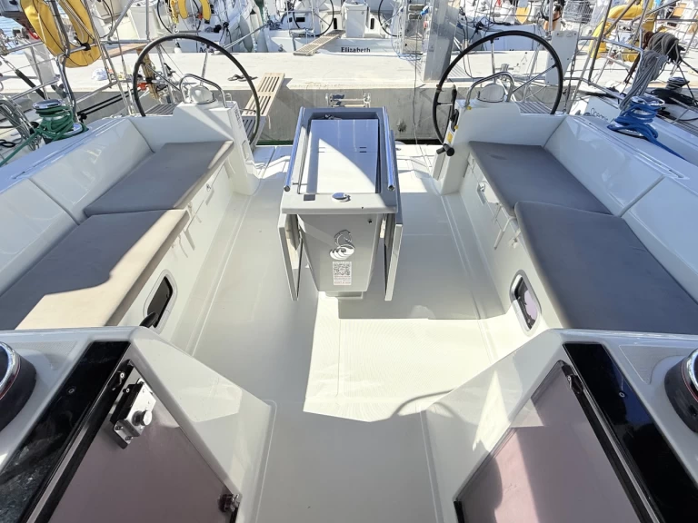 Barca a vela a noleggio a Sukošan al miglior prezzo