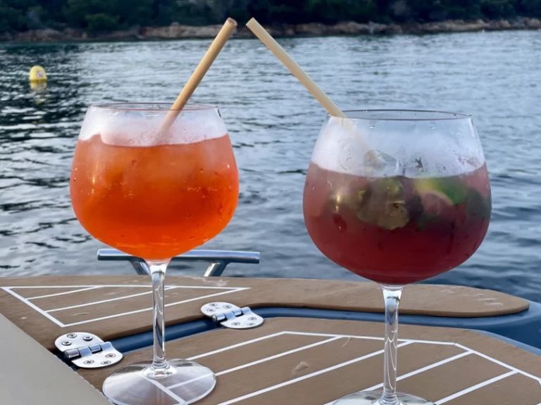 Noleggiare una Jeanneau CAP CAMARAT a Antibes