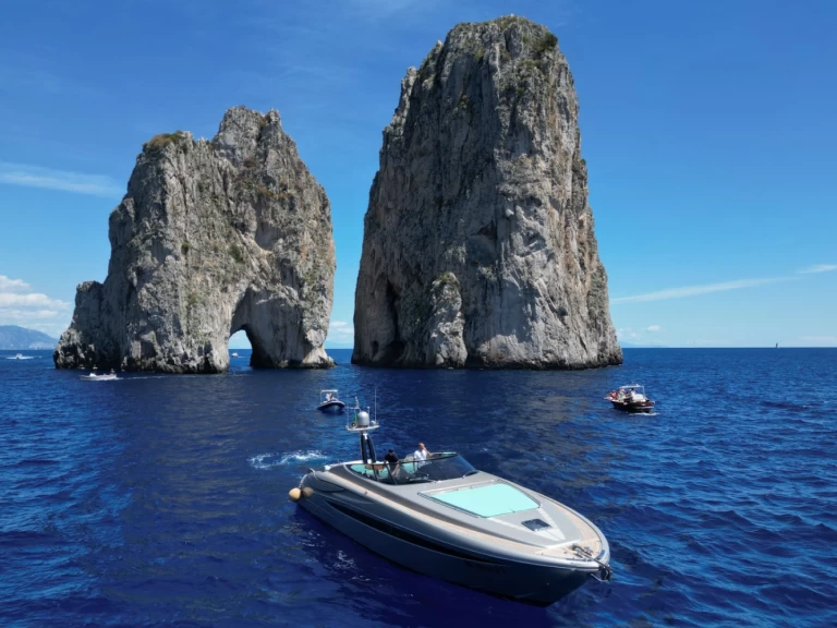 Yacht di lusso a noleggio a Italia al miglior prezzo
