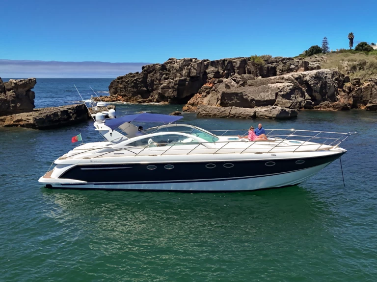 Noleggio Barca a motore a Cascais – Fairline Targa 52
