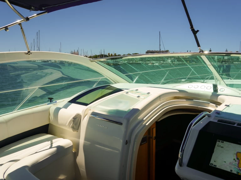 Noleggio barche Fairline Targa 52 a Cascais su Samboat