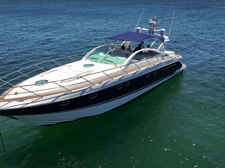 Barca a motore a noleggio a Cascais al miglior prezzo