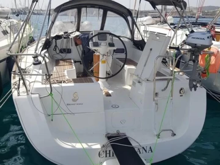 Noleggio barche Bénéteau Oceanis 34 a Néa Péramos su Samboat