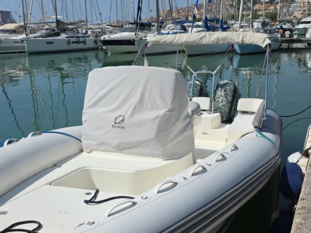 Noleggio barche Zodiac NZ-O 760 a Mentone su Samboat