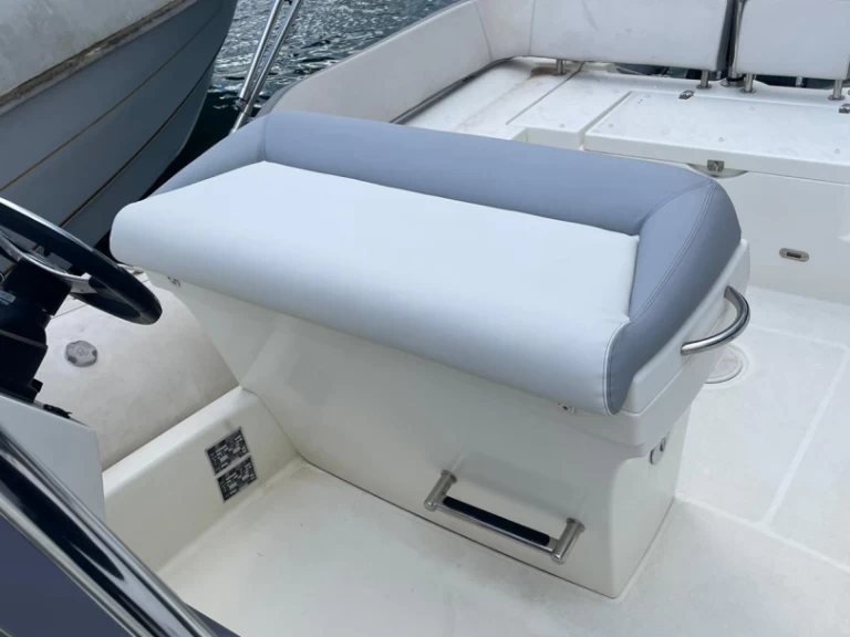 Noleggio Gommone con o senza skipper Zodiac a Mentone