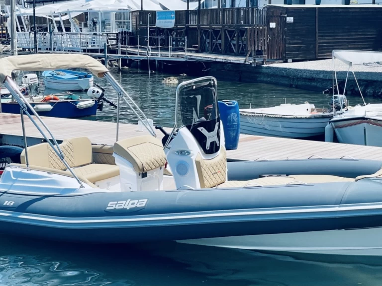 Noleggio Gommone Salpa con patente nautica