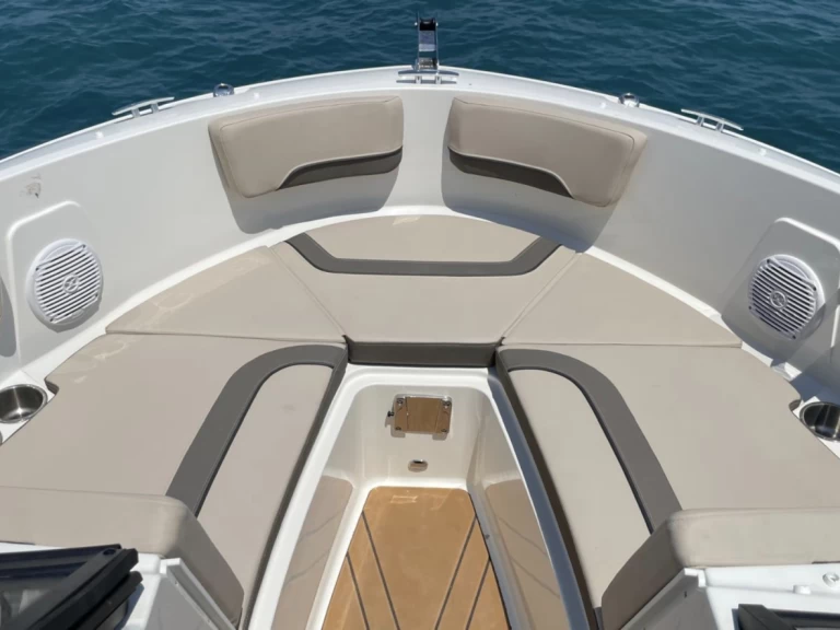 Bayliner VR6 OB da affittare a  Parenzo (Poreč)