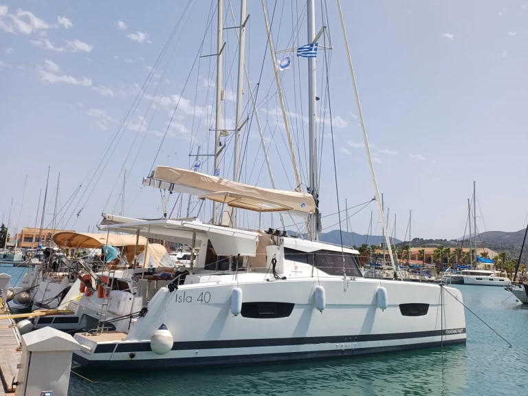 Noleggio Catamarano Fountaine Pajot con patente nautica