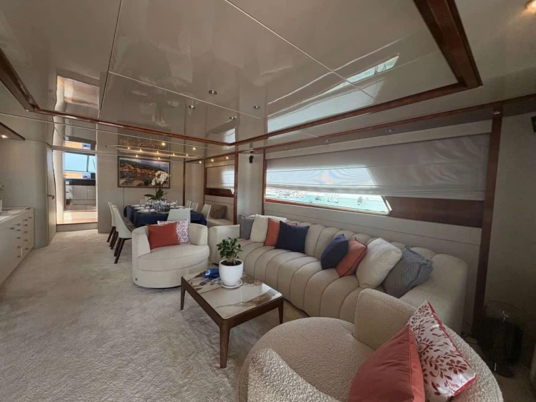 Noleggio Yacht di lusso San Lorenzo con patente nautica