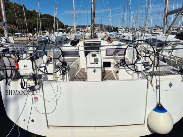 Noleggio barche Jeanneau Sun Odyssey 440 a Olbia su Samboat