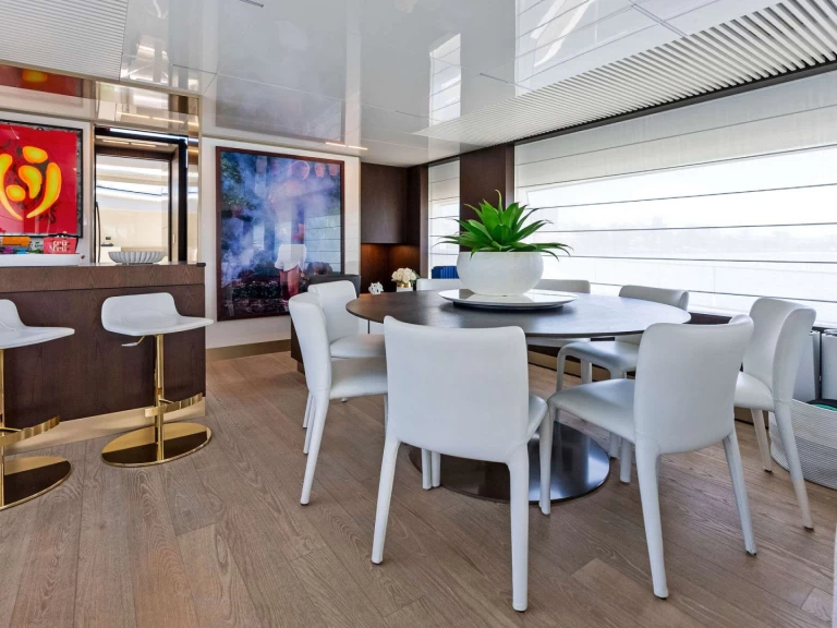 Noleggio Yacht di lusso Ferretti con patente nautica