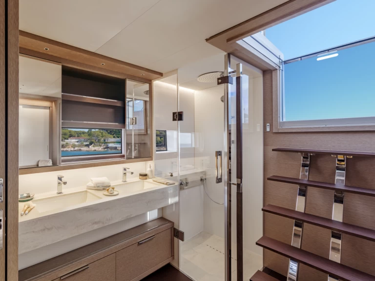 Noleggio Catamarano con o senza skipper Lagoon a Olbia