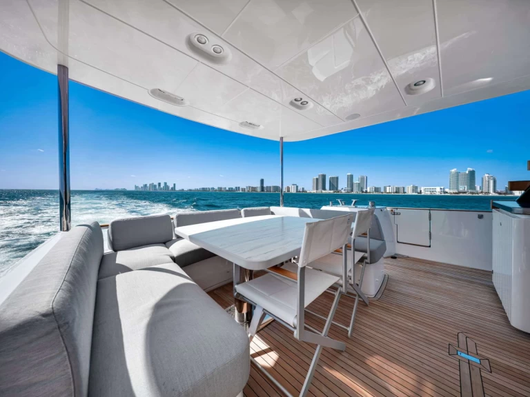 Noleggio Yacht di lusso a Fort Lauderdale – Azimut Knot Caught Slippin