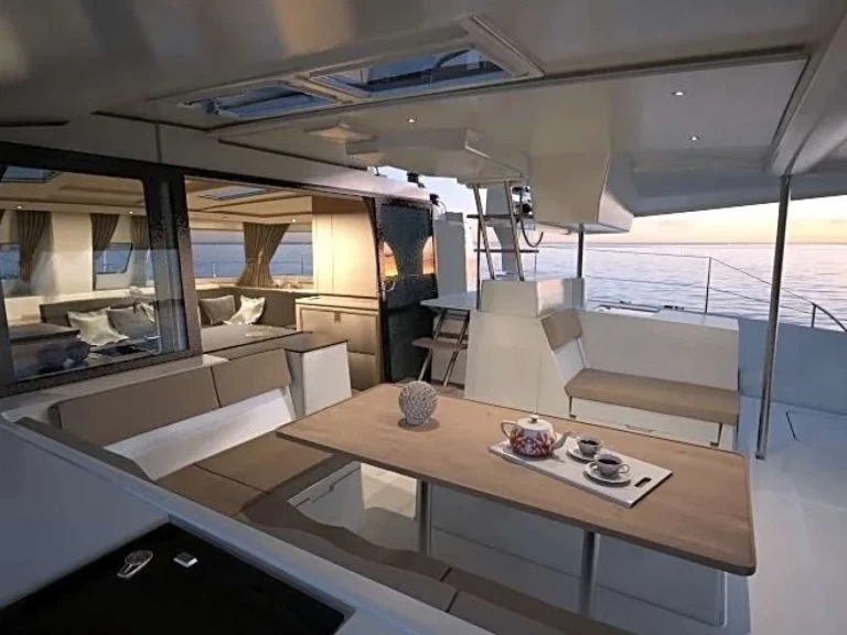 Noleggio Yacht di lusso Fountaine Pajot con patente nautica