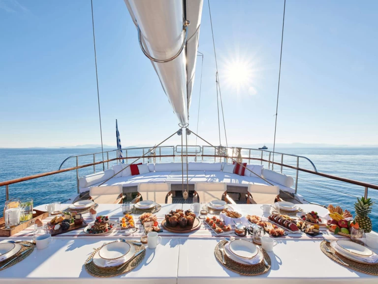 Noleggio Yacht di lusso a Il Pireo – Custom Gulet-Motor Sailor WHITE PEARL