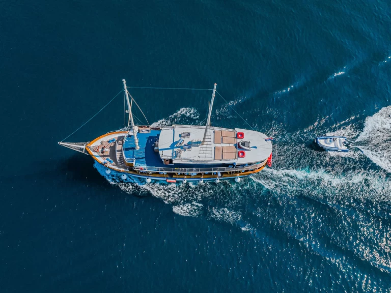 Noleggio Yacht di lusso  Custom Built Aluminum Cutter con patente nautica