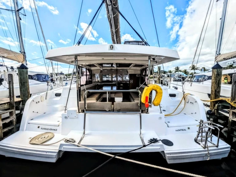 Noleggio Catamarano Bali con patente nautica