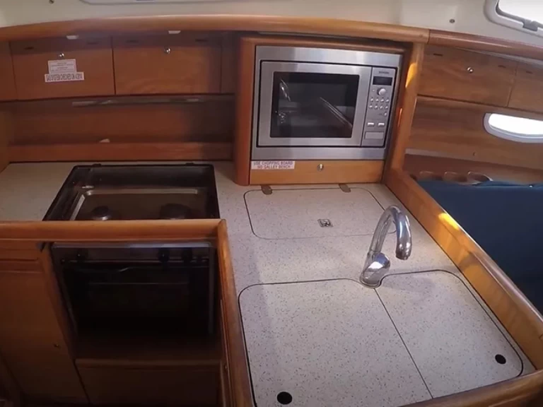 Noleggio barche Bavaria Bavaria 34 a Kiáto su Samboat