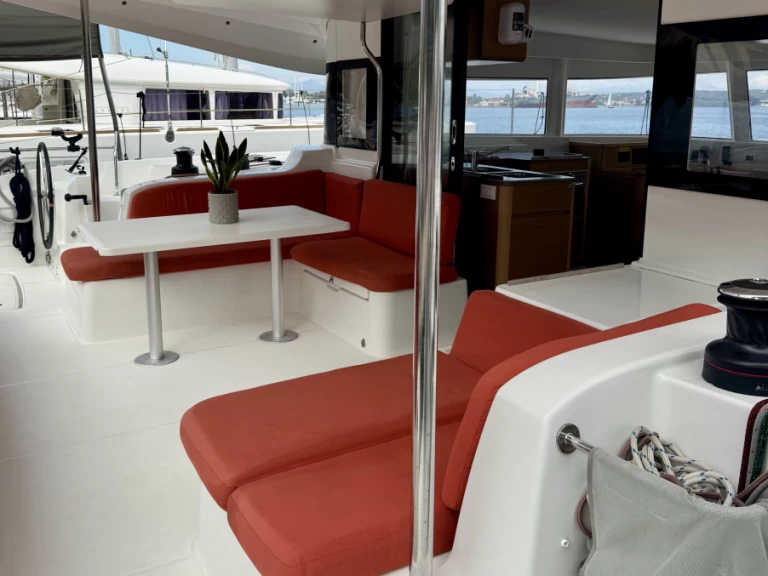 Excess Excess 14 da affittare a  Préveza