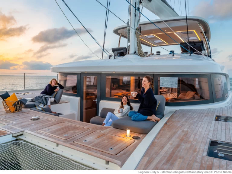 Noleggio Catamarano con o senza skipper Lagoon a Salerno