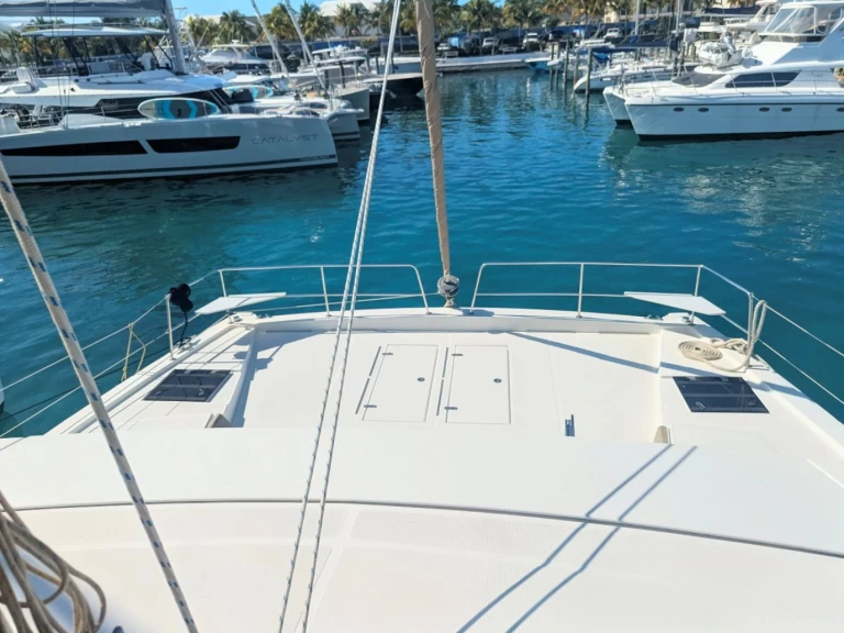 Catamarano a noleggio a Nassau al miglior prezzo