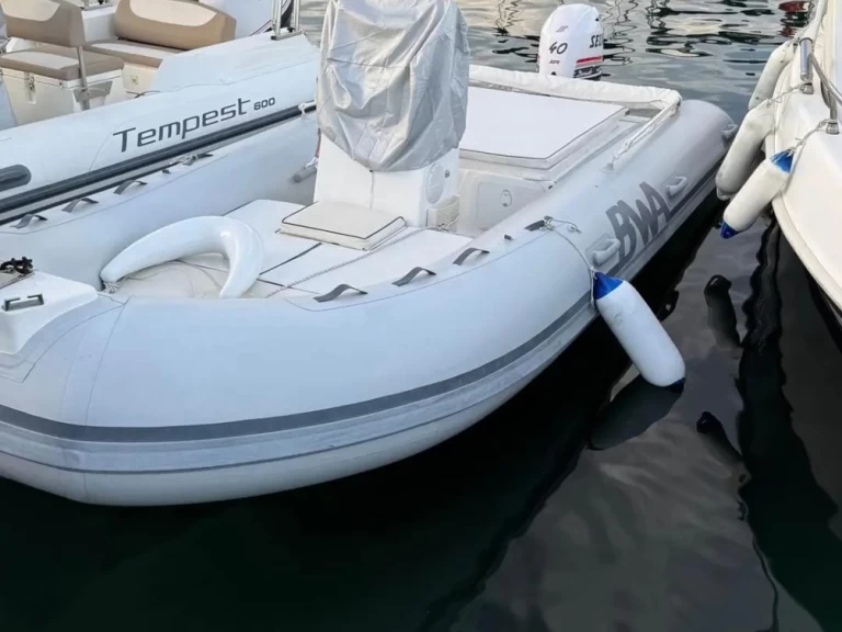 Noleggio a Aci Trezza – Bwa Bwa 550 su SamBoat