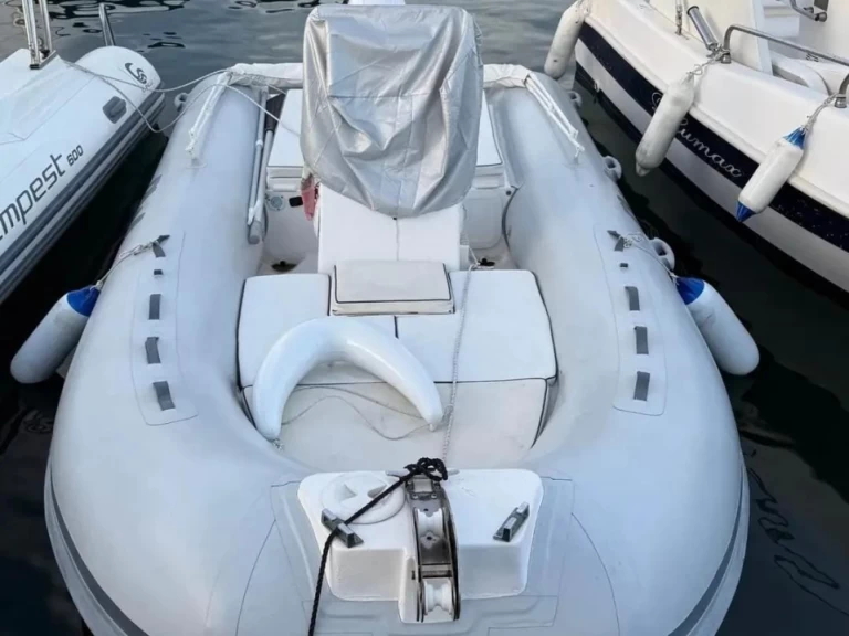 Noleggio barche Bwa Bwa 550 a Aci Trezza su Samboat