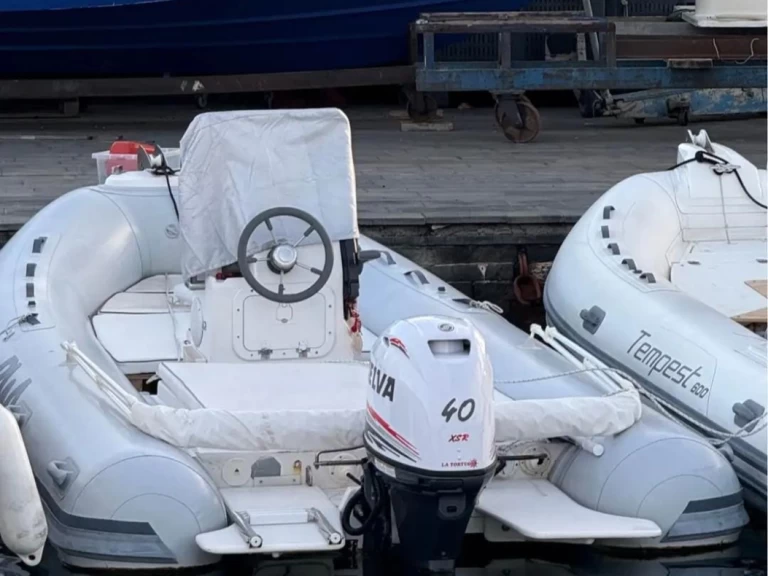 Noleggio Gommone Bwa con patente nautica