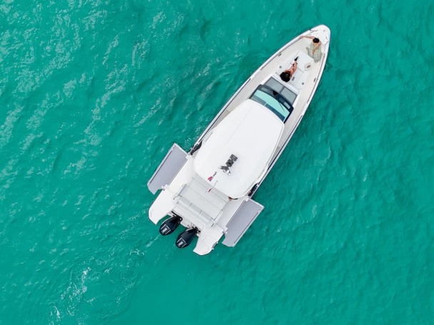 Barca a motore a noleggio a Casa de Campo Marina al miglior prezzo