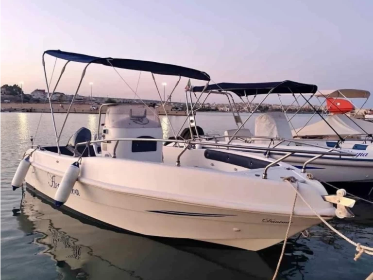 Noleggiare una acqua viva 19 a Acitrezza