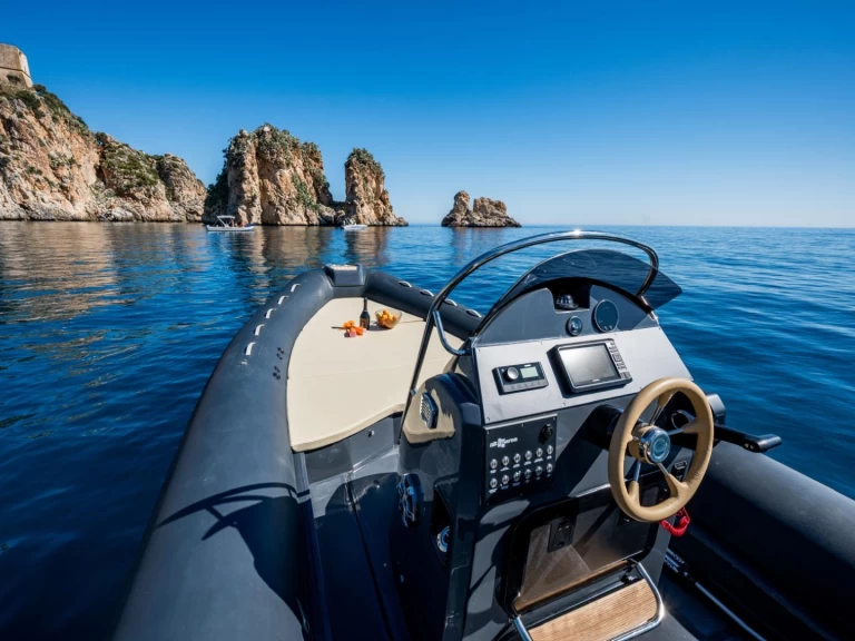 Gommone a noleggio a Castellammare del Golfo al miglior prezzo