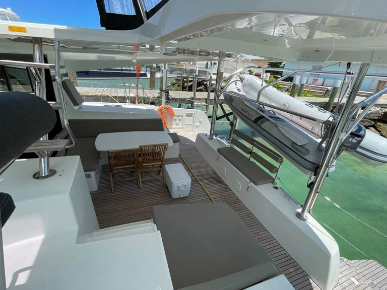 Noleggio barche Álimos economico Lagoon 42