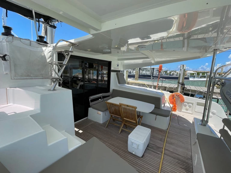 Noleggio Catamarano a Álimos – Lagoon Lagoon 42