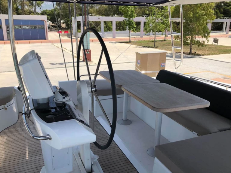 Noleggio a Álimos – Lagoon Lagoon 52 F su SamBoat
