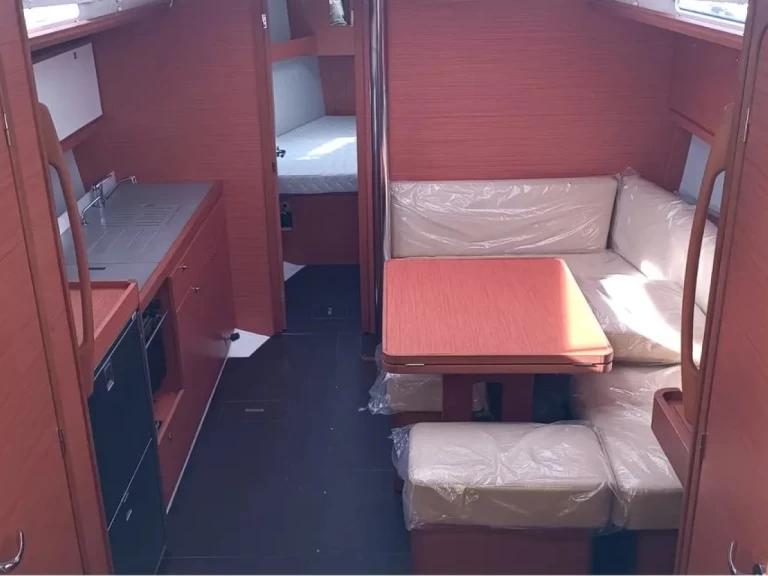 Noleggio barche Dufour Dufour 390 GL a Cagliari su Samboat