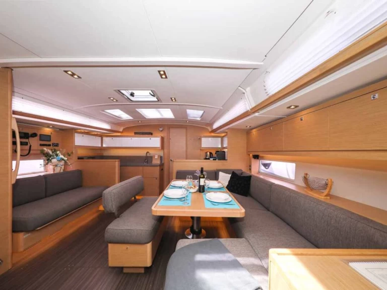 Noleggio Barca a vela a Cagliari – Dufour Dufour 470