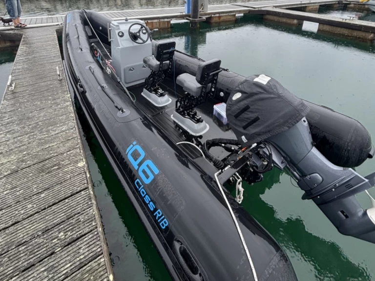 Noleggiare una 3D Tender IQ6 a Marsiglia