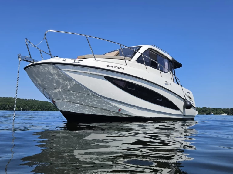 Barca a motore a noleggio a Berlin al miglior prezzo