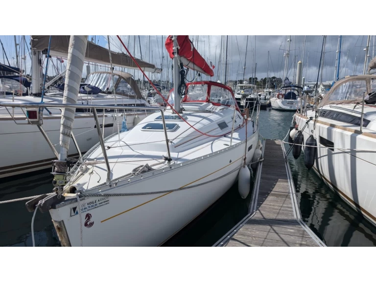 Noleggiare una Bénéteau Oceanis 311 DL a Saint-Quay-Portrieux