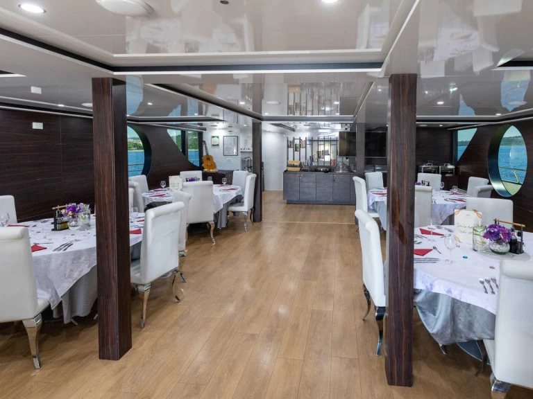 Noleggio Yacht di lusso  con patente nautica