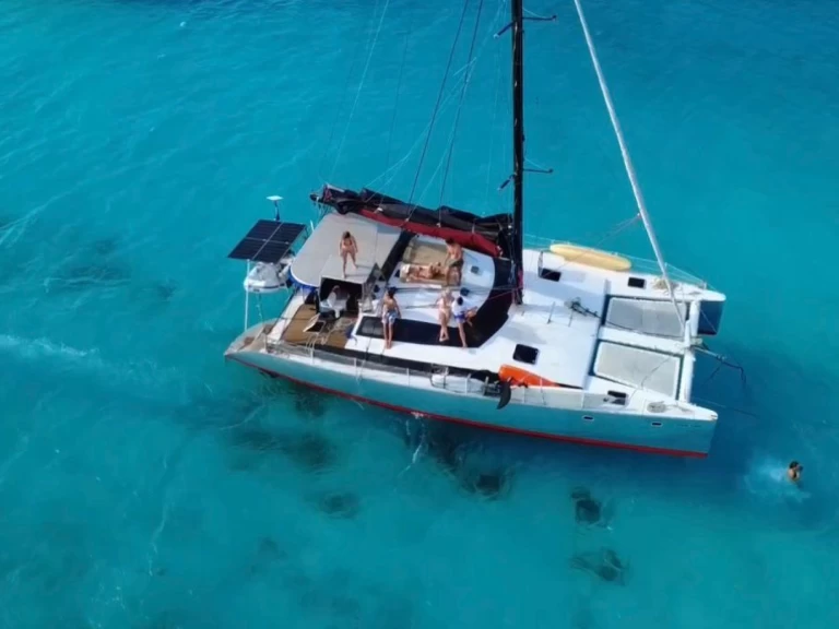 Noleggio Catamarano Lazzi 47 con patente nautica