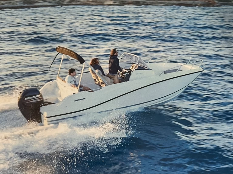 Noleggio Barca a motore a Arzon – Quicksilver Activ 675 Open
