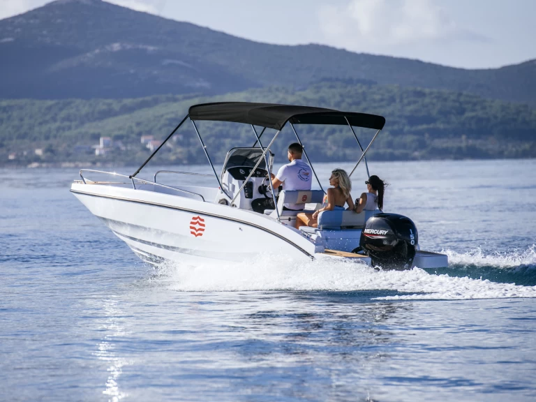 Noleggio Barca a motore Oktogon con patente nautica