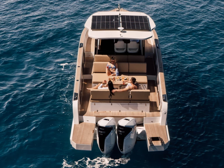 Yacht di lusso a noleggio a Zara al miglior prezzo